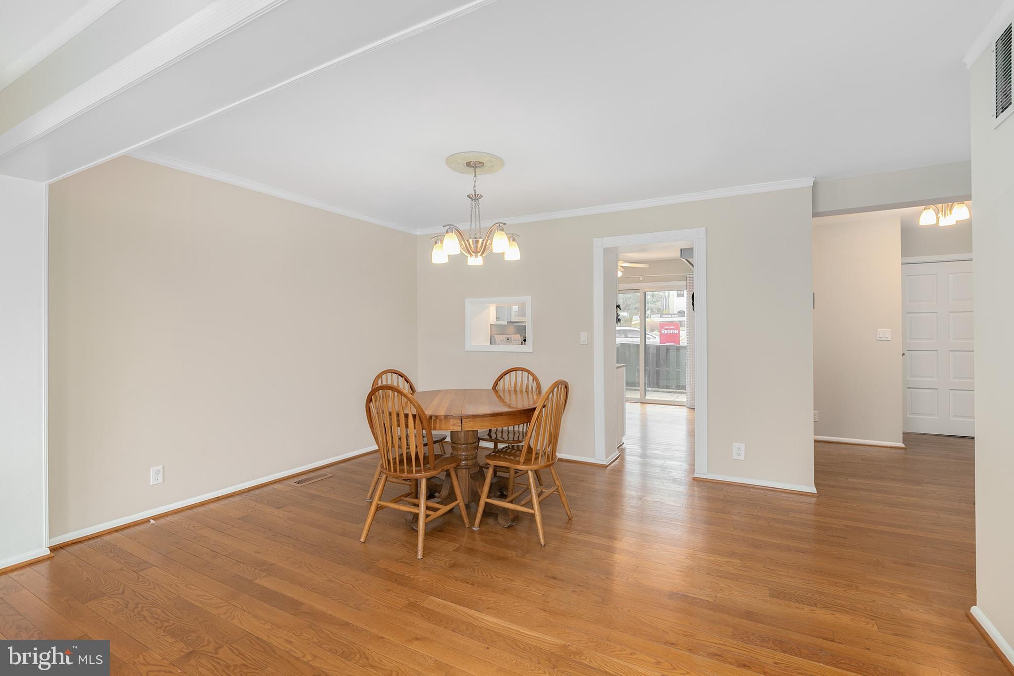 1602 Valencia Way Reston, VA 20190 - Photo 6 of 40