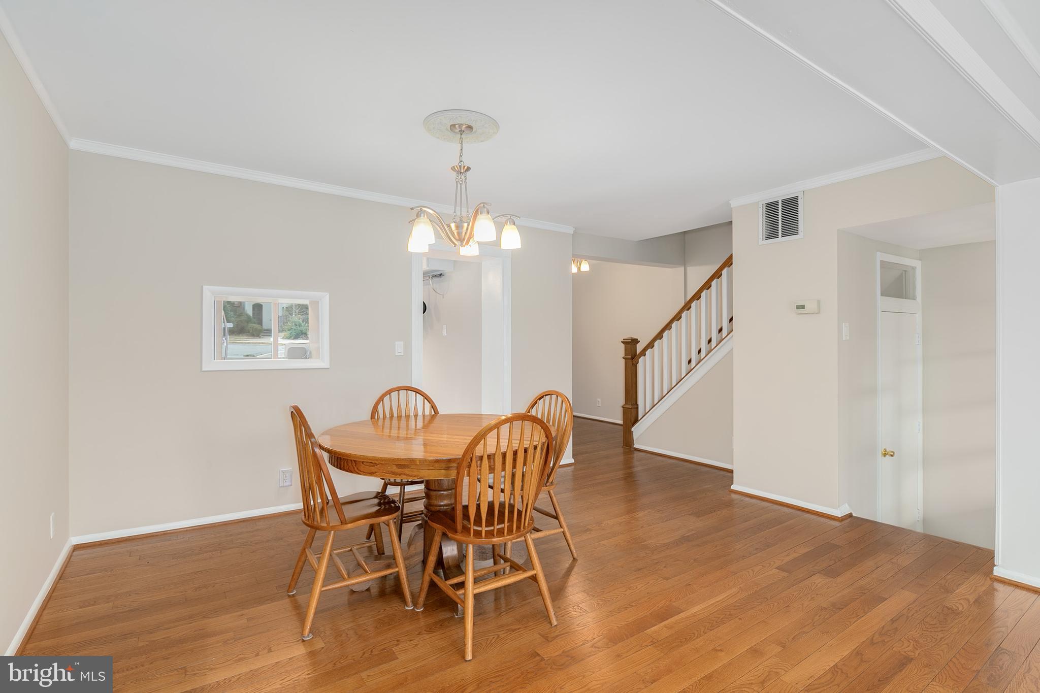 1602 Valencia Way Reston, VA 20190 - Photo 8 of 40