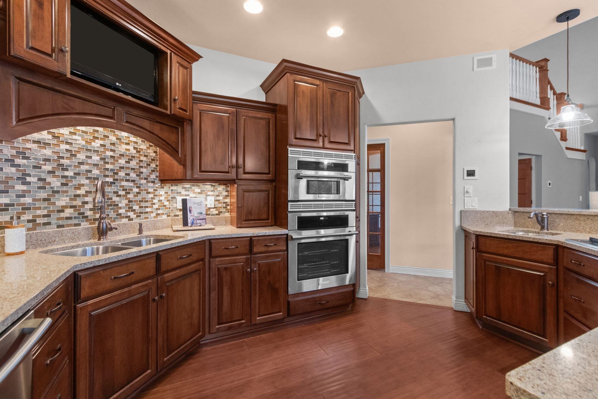 493 Dalton Road Neenah, WI 54956 - Photo 14 of 65