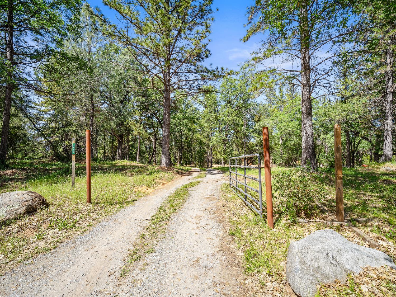 2800 La Paz Road Placerville, CA 95667 - Photo 5 of 52