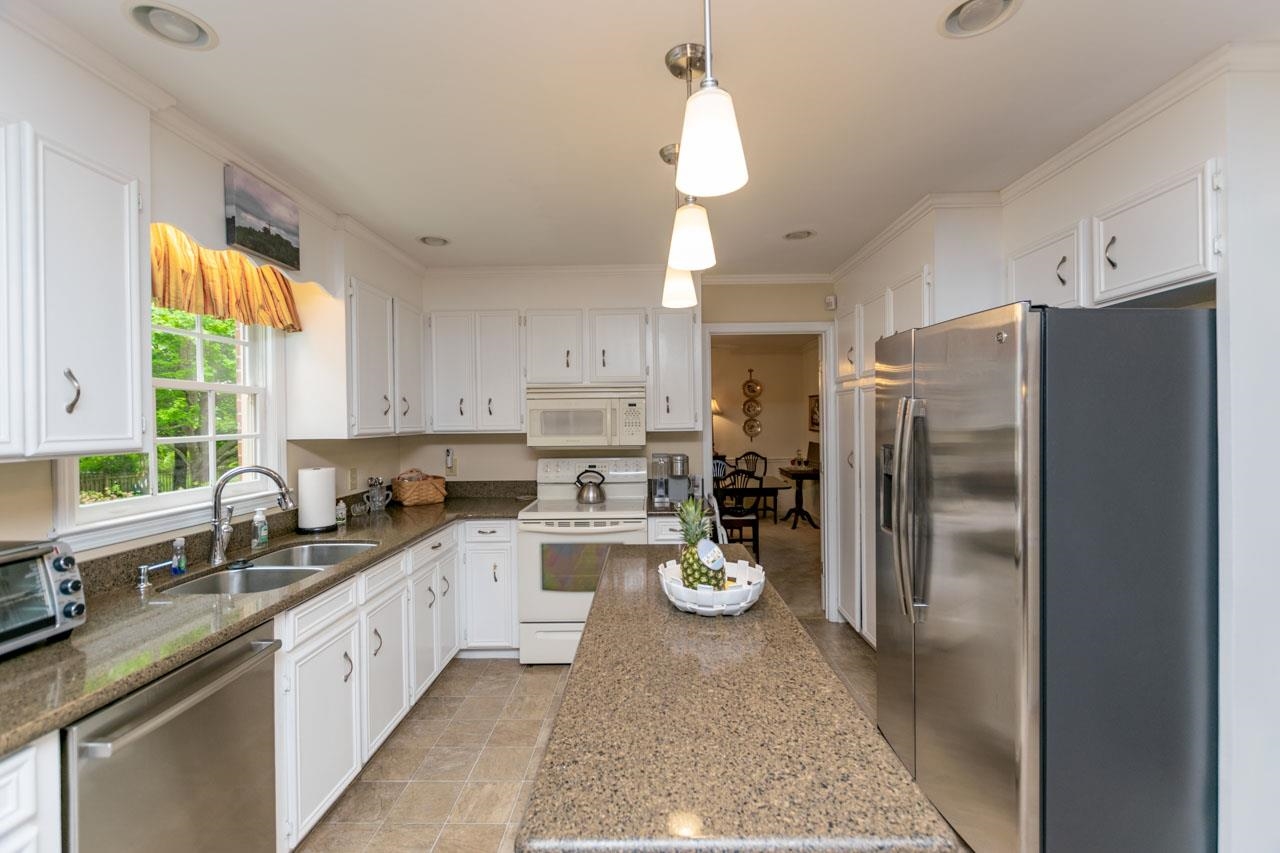 224 East Shallowstone Road Greer, SC 29650 - Photo 2 of 40 Gallery Image 2
