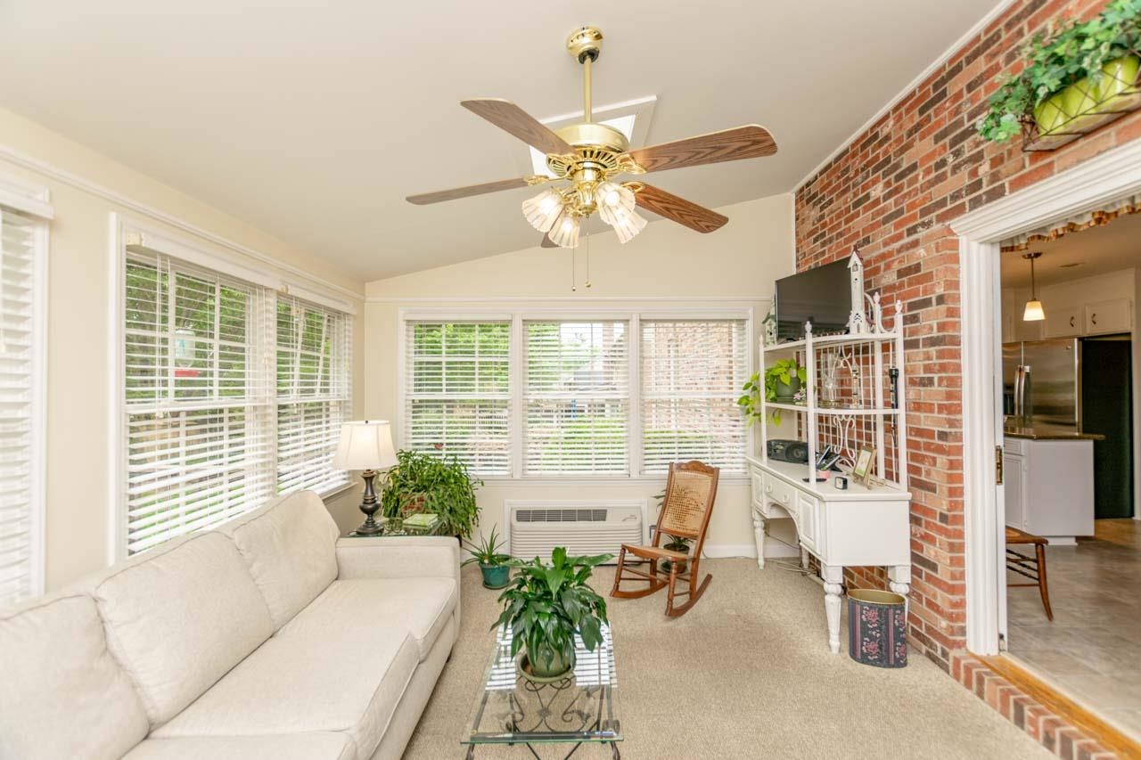 224 East Shallowstone Road Greer, SC 29650 - Photo 9 of 40 Gallery Image 9