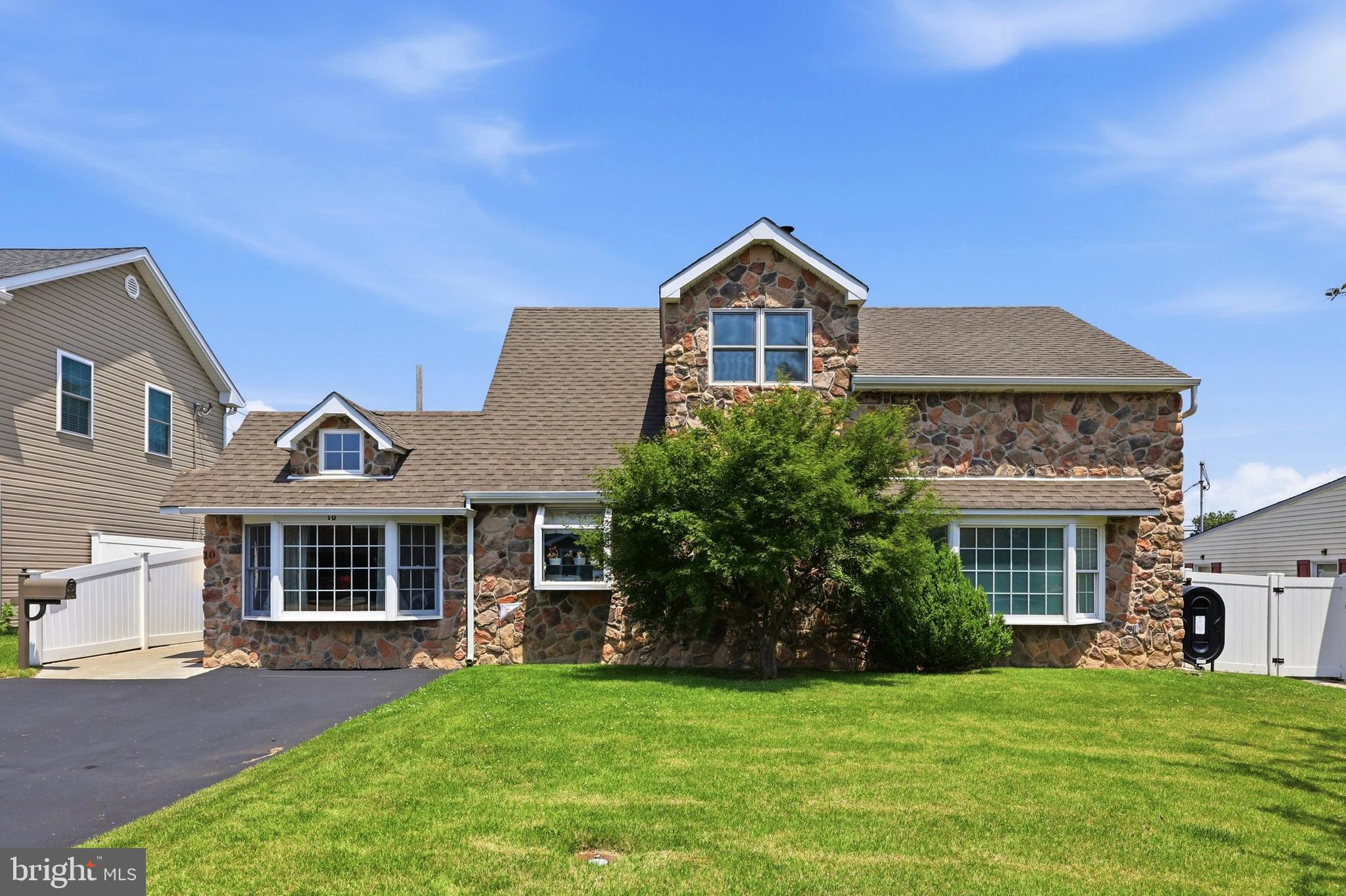10 Granite Road Levittown, PA 19057 - Photo 2 of 27 Great Curb Appeal