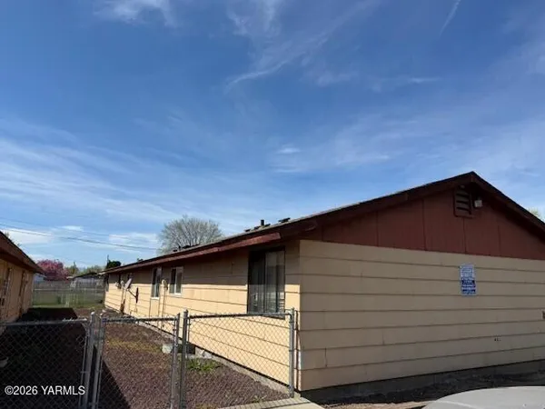 $435,000 | 1716 South 10th Avenue, Yakima, WA 98902