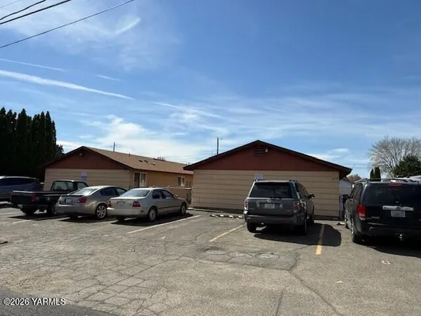 $435,000 | 1716 South 10th Avenue, Yakima, WA 98902