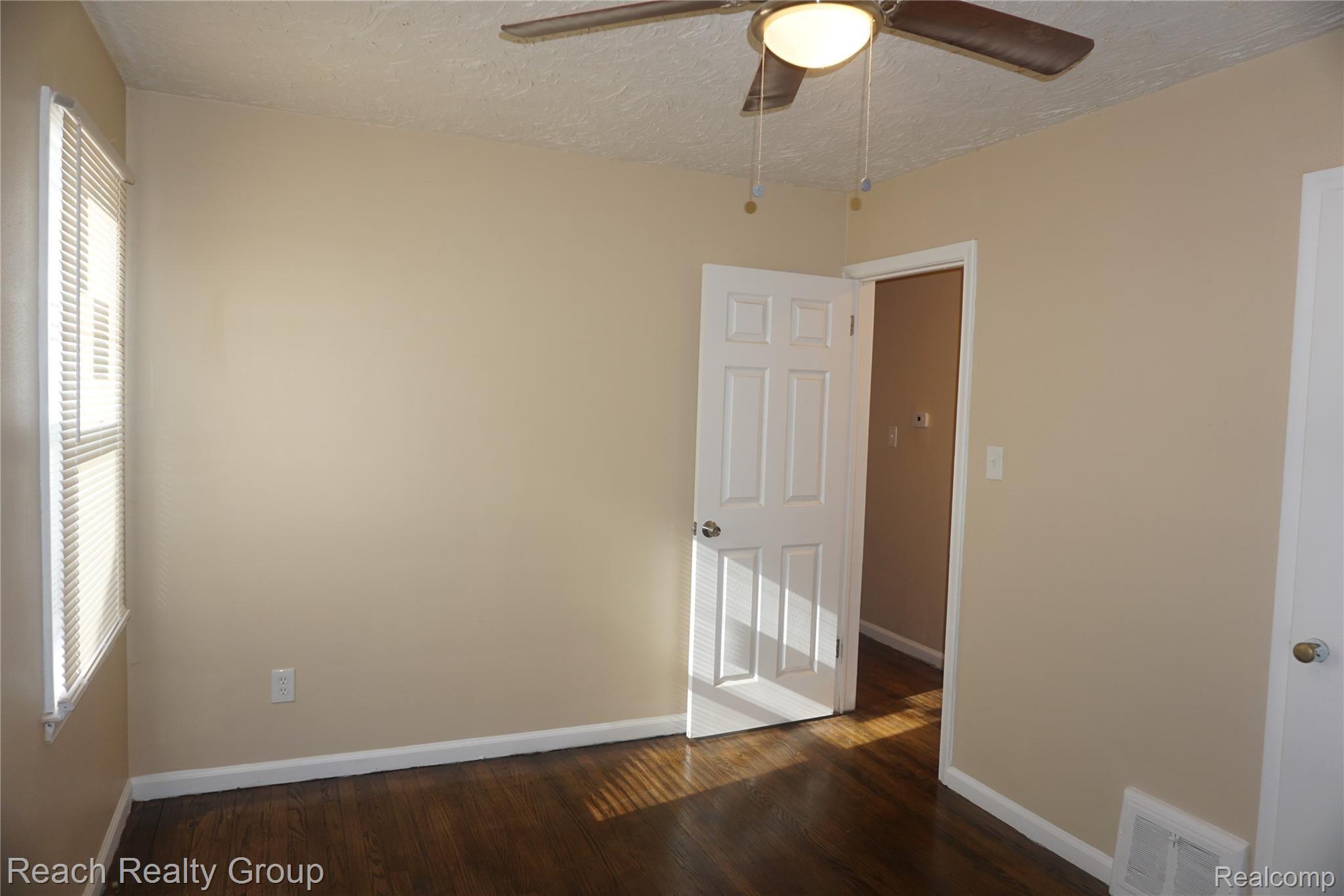 19738 Edinborough Road Detroit, MI 48219 - Photo 15 of 29 DSC00818.JPG