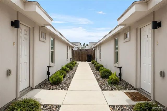 $1,250 | 1305 Alta Vista Drive, Unit 4, Weslaco, TX 78596