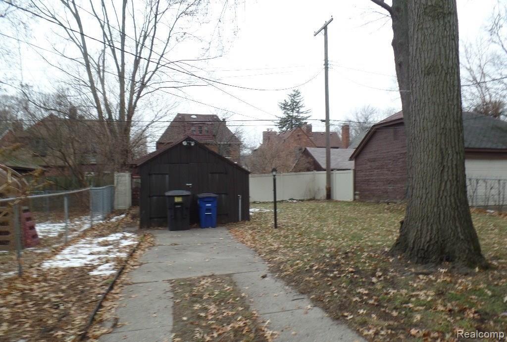 20233 Lichfield Road Detroit, MI 48221 - Photo 2 of 23