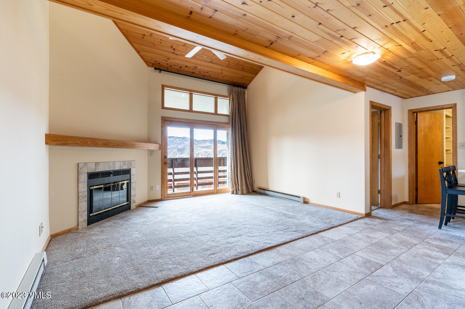 Living Room (2)