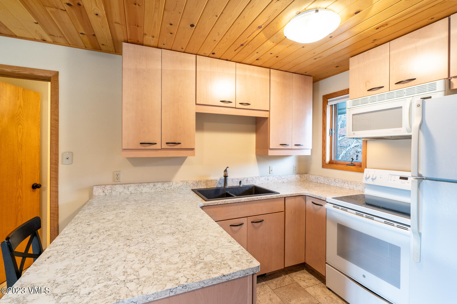 Kitchen (2)