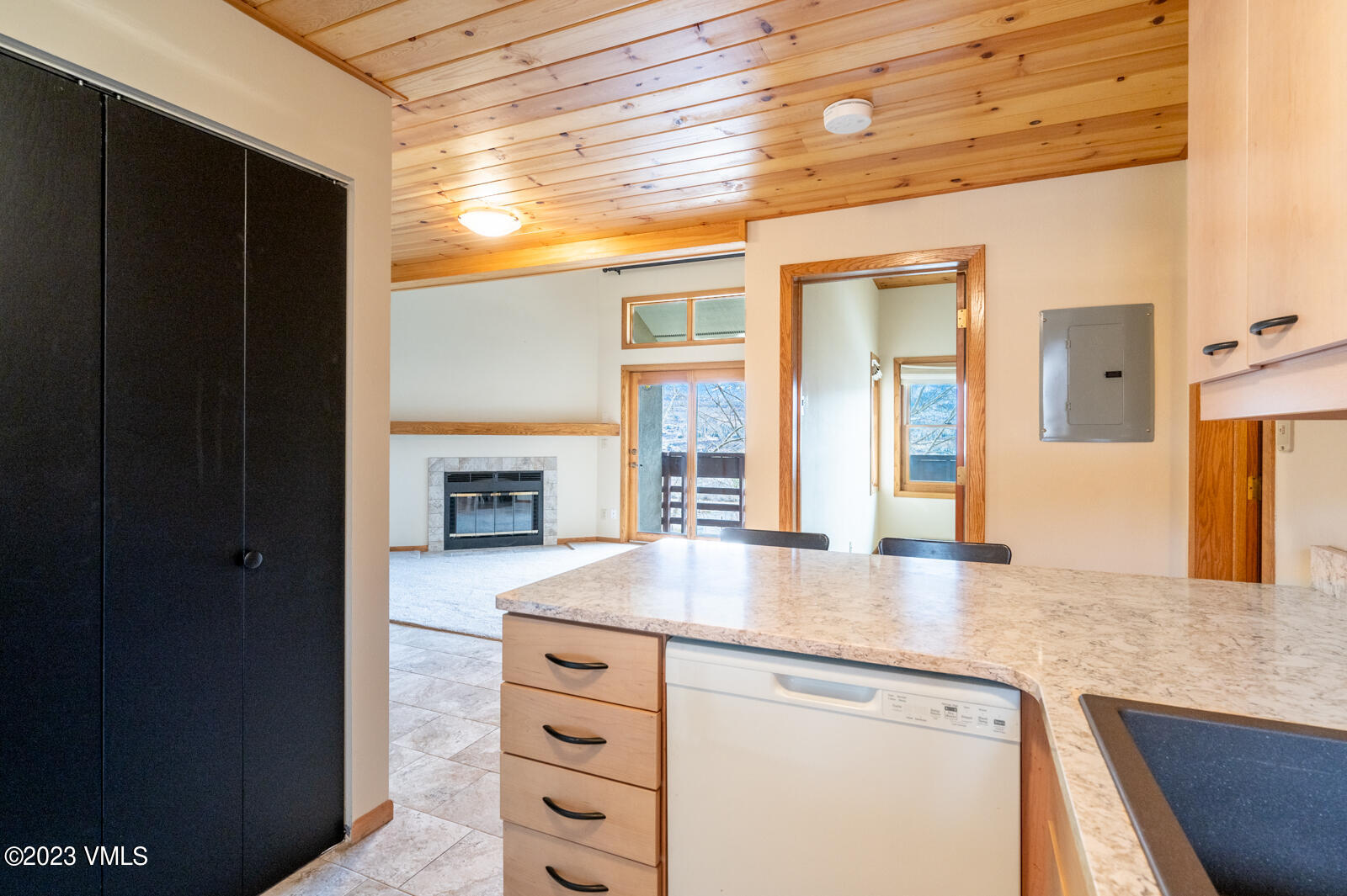 333 Beard Creek Road, Unit A305 Edwards, CO 81632 - Photo 10 of 26 Kitchen_Living