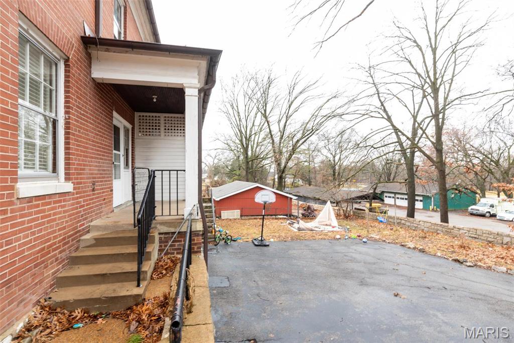 205 Grover Road St. Louis, MO 63125 - Photo 5 of 26