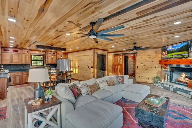 $799,900 | 92 Ghea Road, Normandy, TN 37360