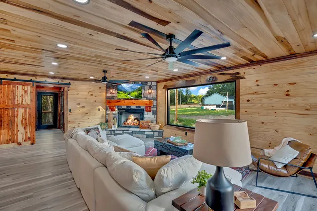 $799,900 | 92 Ghea Road, Normandy, TN 37360