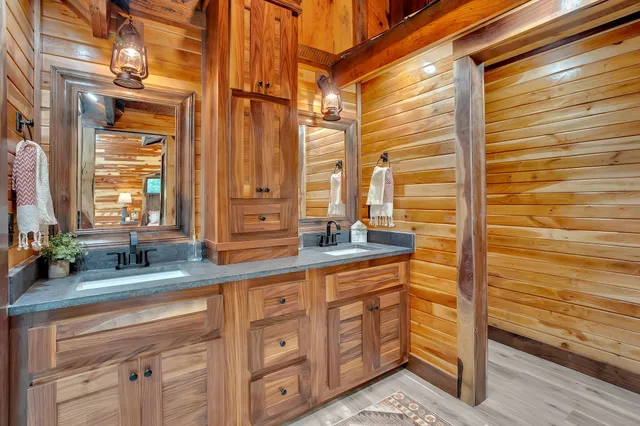 $799,900 | 92 Ghea Road, Normandy, TN 37360