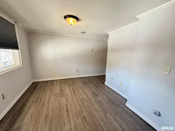 $339,900 | 197 Chestnut Place, Petersburg, IL 62675