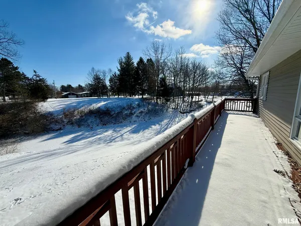 $339,900 | 197 Chestnut Place, Petersburg, IL 62675