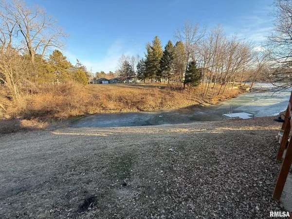 $339,900 | 197 Chestnut Place, Petersburg, IL 62675