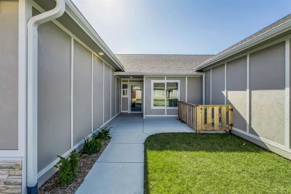 $311,775 | 2418 East Madison Avenue, Derby, KS 67037