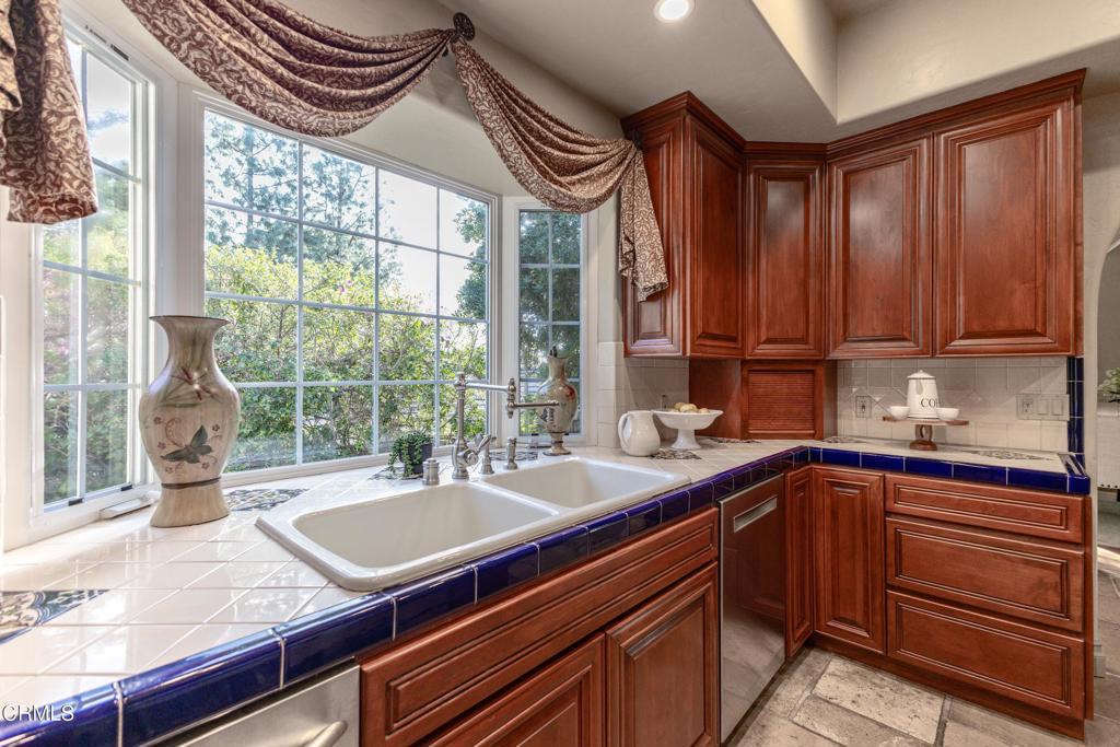 5116 Greencrest Road La Canada Flintridge, CA 91011 - Photo 15 of 53 15Greencrest