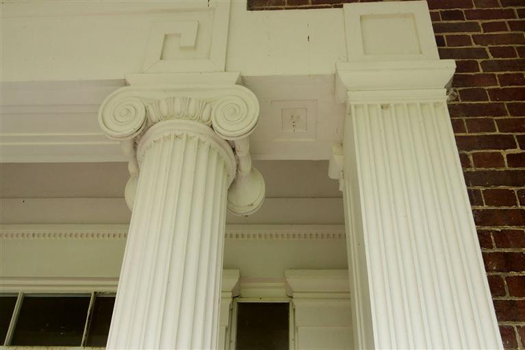3975 Lemons Mill Road Lexington, KY 40511 - Photo 9 of 46 Column Detail