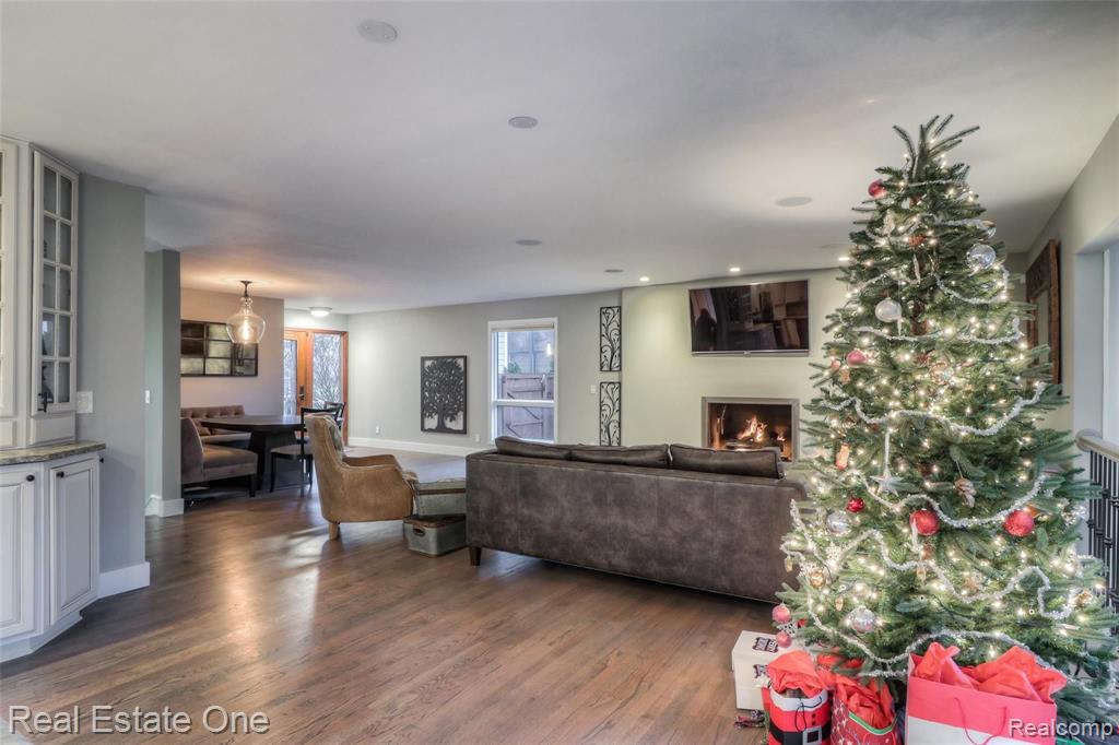 360 Linwood Avenue Rochester, MI 48307 - Photo 7 of 50