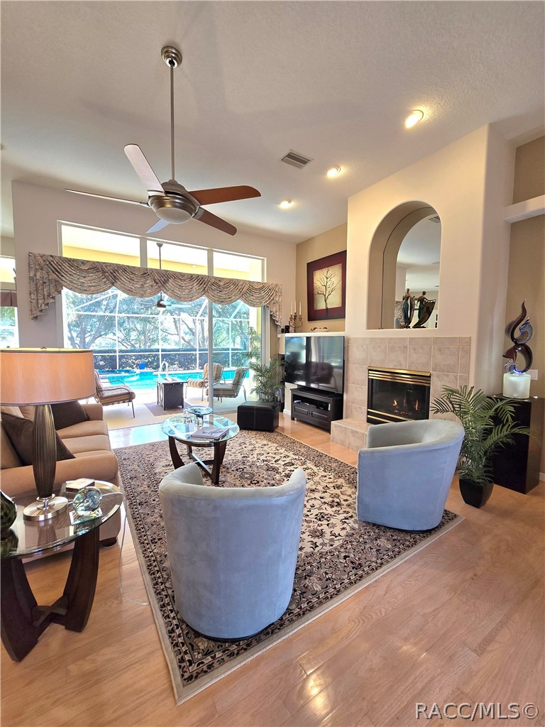 306 West Redsox Path Hernando, FL 34442 - Photo 7 of 44