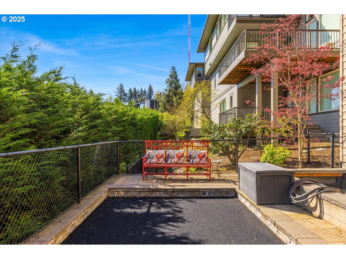 6643 Northwest Meridian Ridge Drive Portland, OR 97210 - Photo 41 of 48 a view of city from balcony