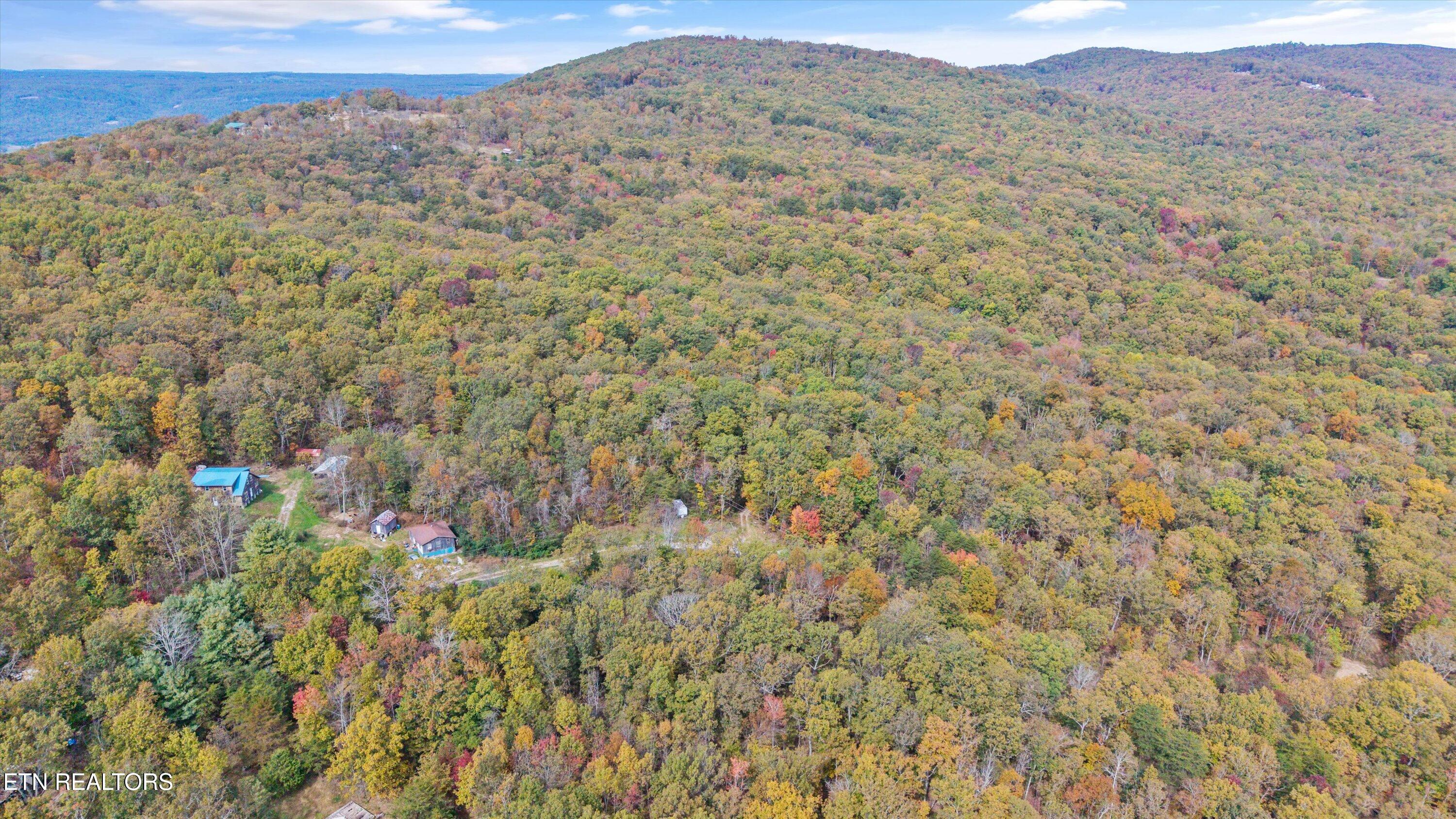 01-285 Raeanne Dr -01