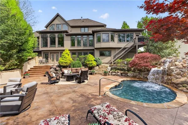 $1,350,000 | 15320 Larsen, Overland Park, KS 66221