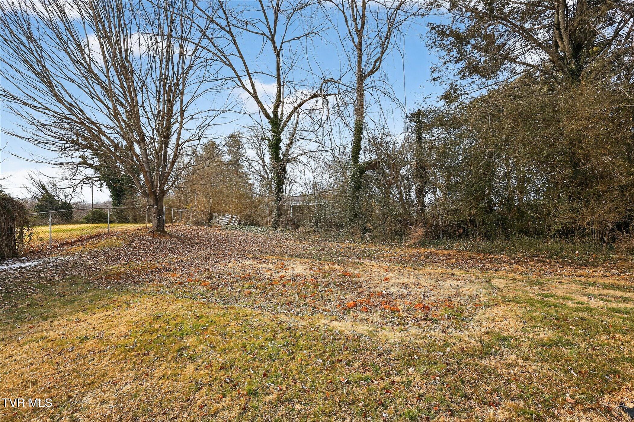 200 Keith Road Bristol, TN 37620 - Photo 31 of 33 33-200-Keith-Rd-Bristol-TN-37620-WindowS