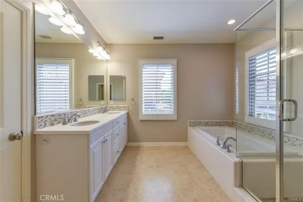 $5,695 | 99 Bianco, Irvine, CA 92618