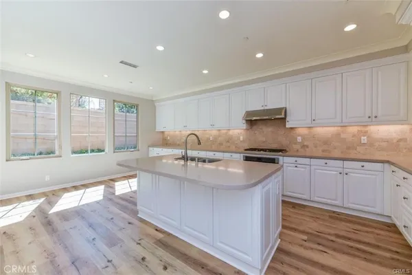 $5,695 | 99 Bianco, Irvine, CA 92618