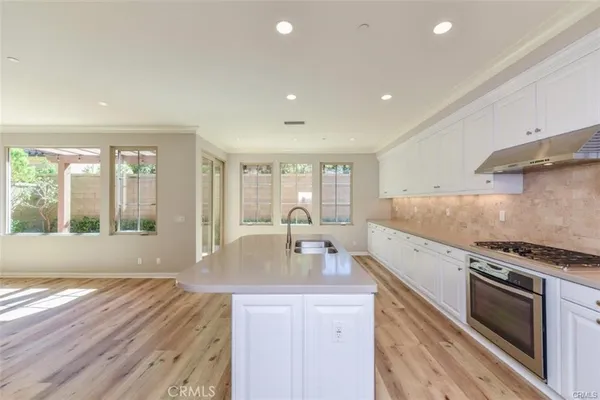 $5,695 | 99 Bianco, Irvine, CA 92618