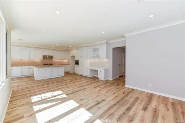 $5,695 | 99 Bianco, Irvine, CA 92618