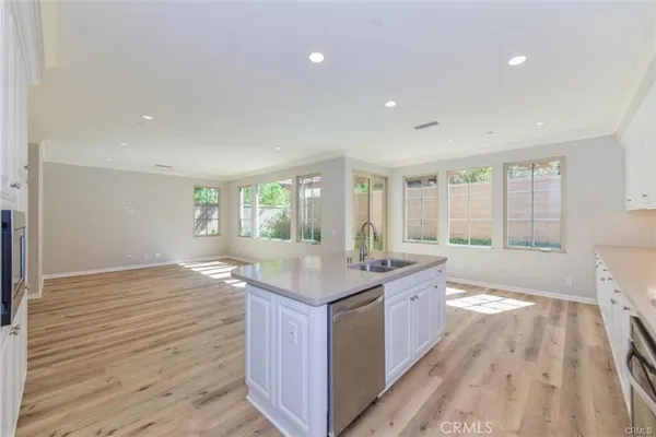 $5,695 | 99 Bianco, Irvine, CA 92618