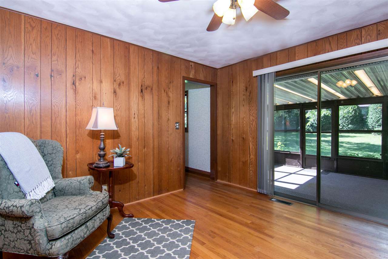 4861 Welsh Road Rockford, IL 61107 - Photo 5 of 21 a room with furniture and a window