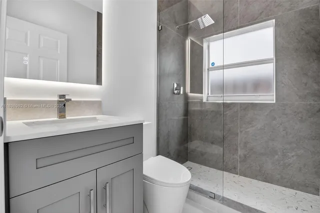 $1,099,999 | 11244 Northwest 58th Terrace, Doral, FL 33178