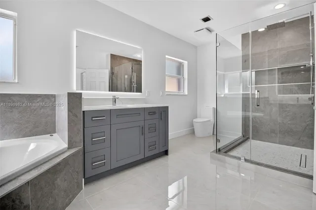 $1,099,999 | 11244 Northwest 58th Terrace, Doral, FL 33178