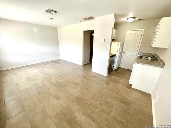 $675 | 643 West Summit, Unit 12, San Antonio, TX 78212