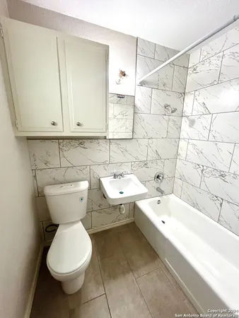 $675 | 643 West Summit, Unit 12, San Antonio, TX 78212