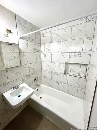 $675 | 643 West Summit, Unit 12, San Antonio, TX 78212