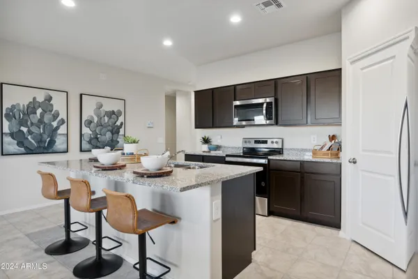 $324,990 | 601 West Bunker Hl Street, Florence, AZ 85132