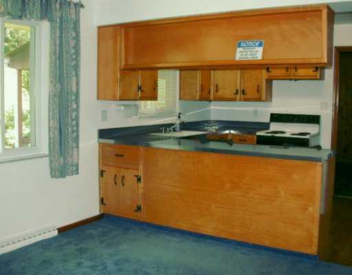 616 Sohn Road Aliquippa, PA 15001 - Photo 2 of 8 Kitchen.