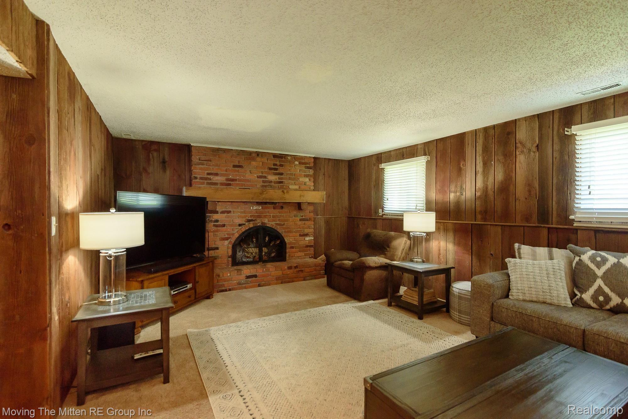 42556 Saltz Road Canton, MI 48187 - Photo 31 of 46 42556_saltz-14.jpg
