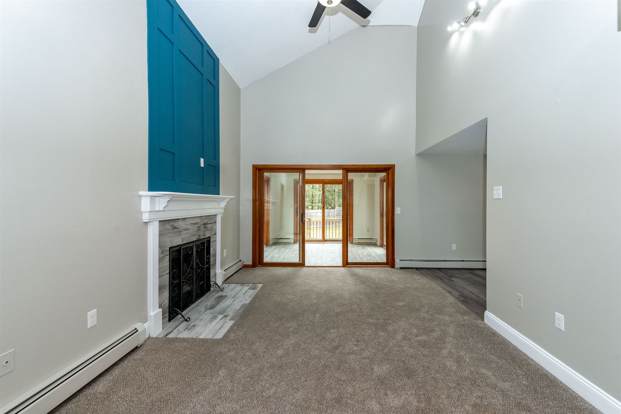 265 Eastern Avenue Rochester, NH 03867 - Photo 4 of 32