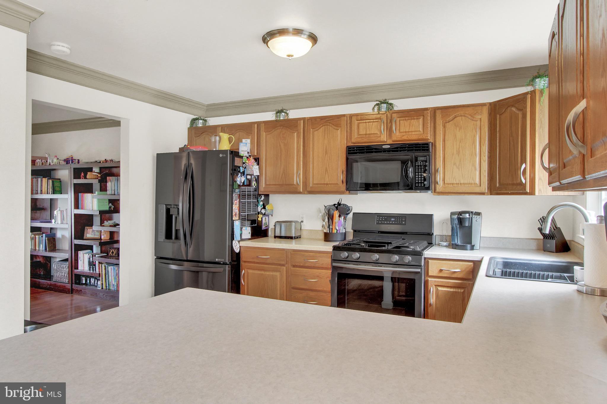 2750 Coldspring Road York, PA 17404 - Photo 7 of 34 Gallery Image 7