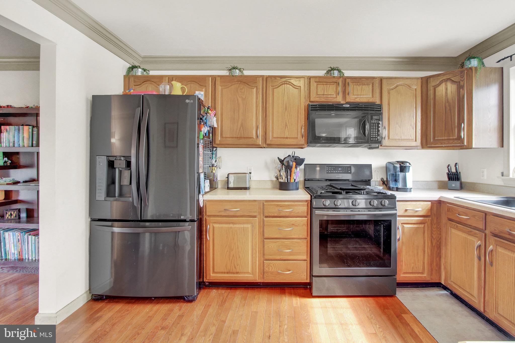 2750 Coldspring Road York, PA 17404 - Photo 8 of 34 Gallery Image 8