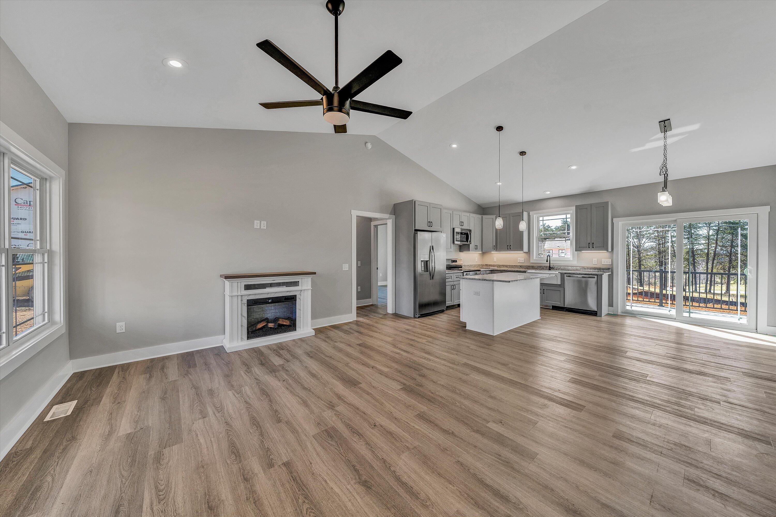 6478 Scruggs Road Moneta, VA 24121 - Photo 6 of 28 05-DSC00274