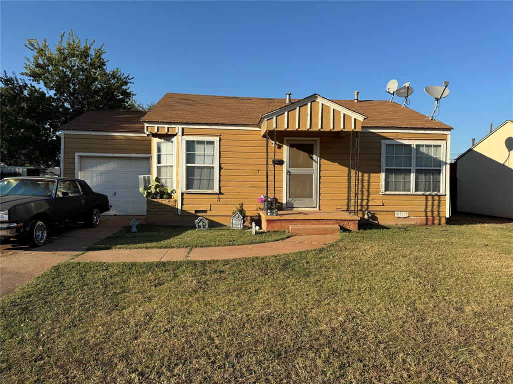 1726 Park Avenue Abilene, TX 79603 - Photo 7 of 9 a view of a house with a patio